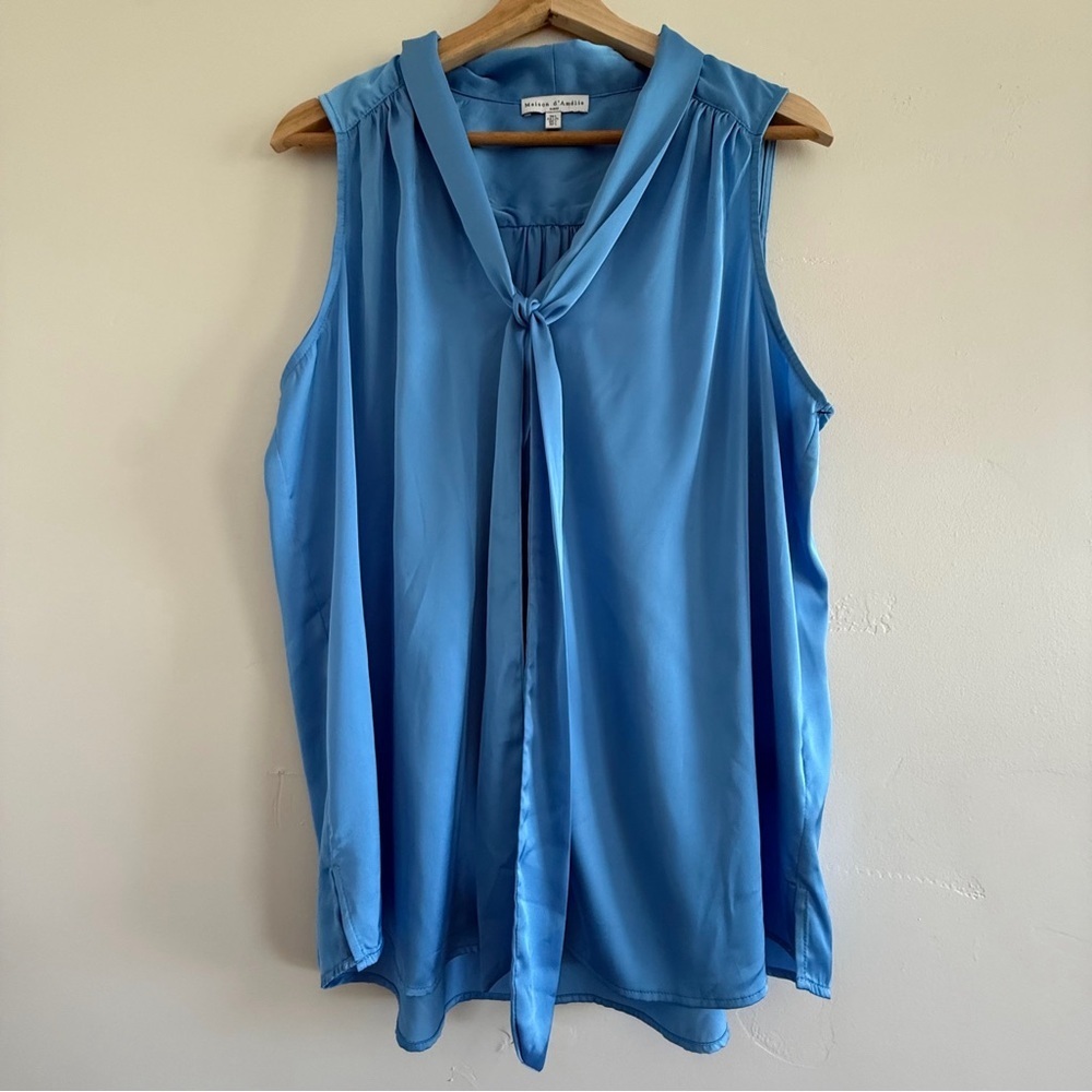 Maison d amelie sleeveless Chic Blue Sleeveless Blouse with Tie Detail size L